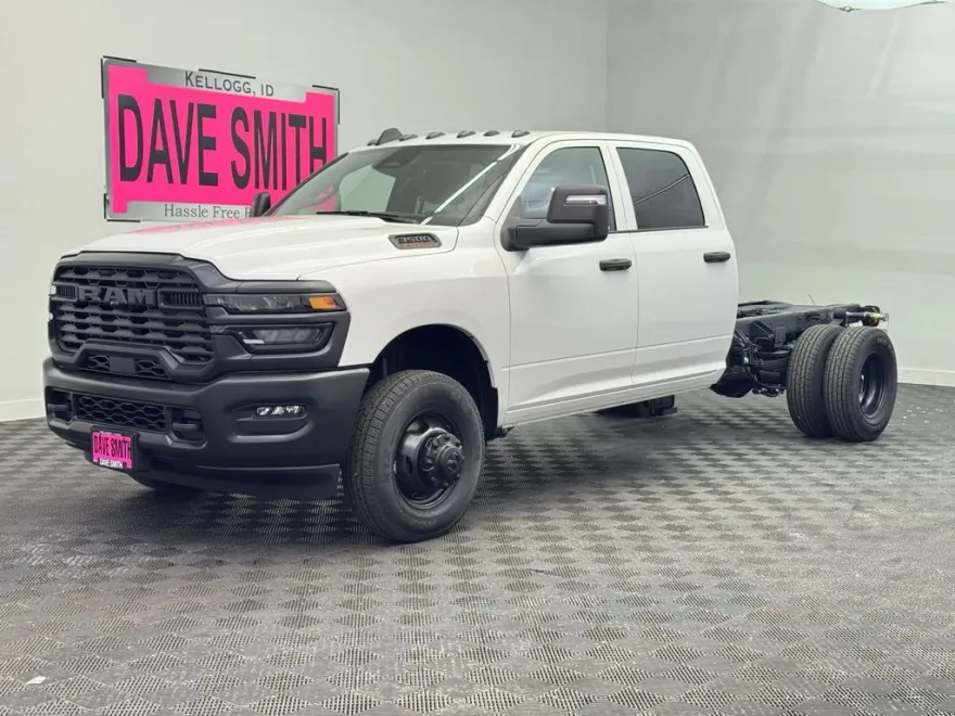 2025 Ram 3500 photo 1