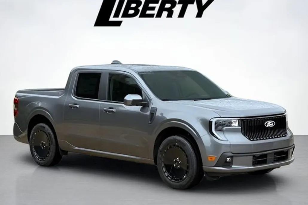 2025 Ford Maverick photo 1