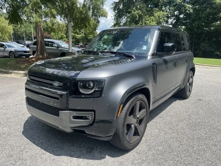 2025 Land Rover Defender V8 photo 1