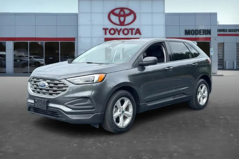 2019 Ford Edge SE photo 1