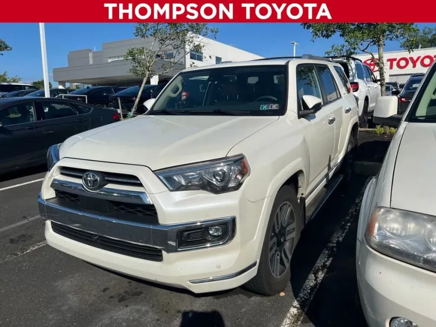 2022 Toyota 4Runner Limited photo 1