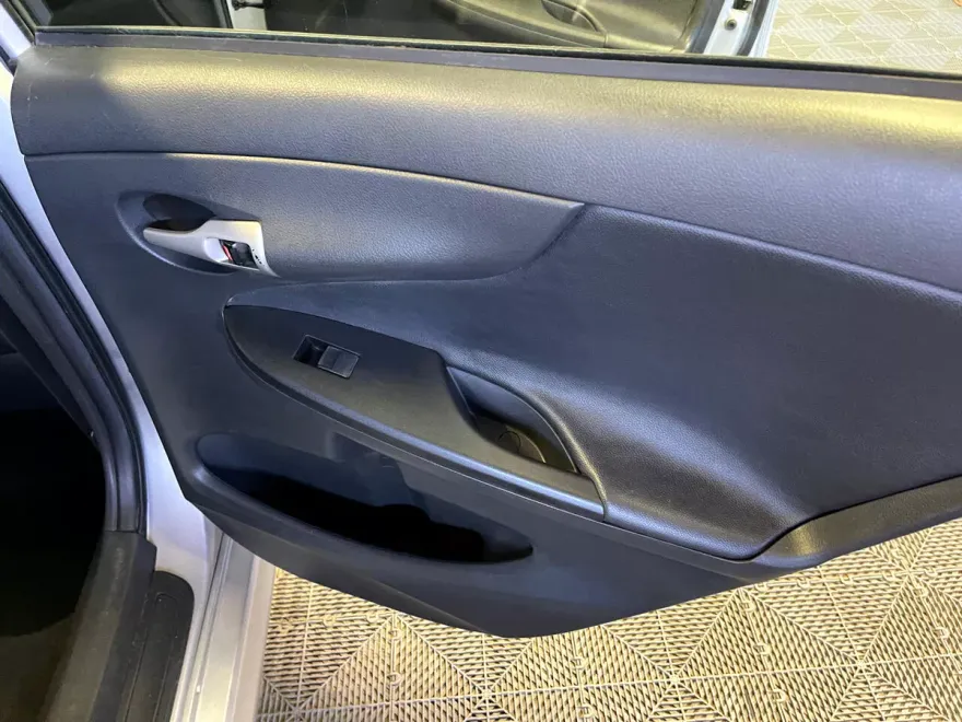 2009 Toyota Corolla photo 16