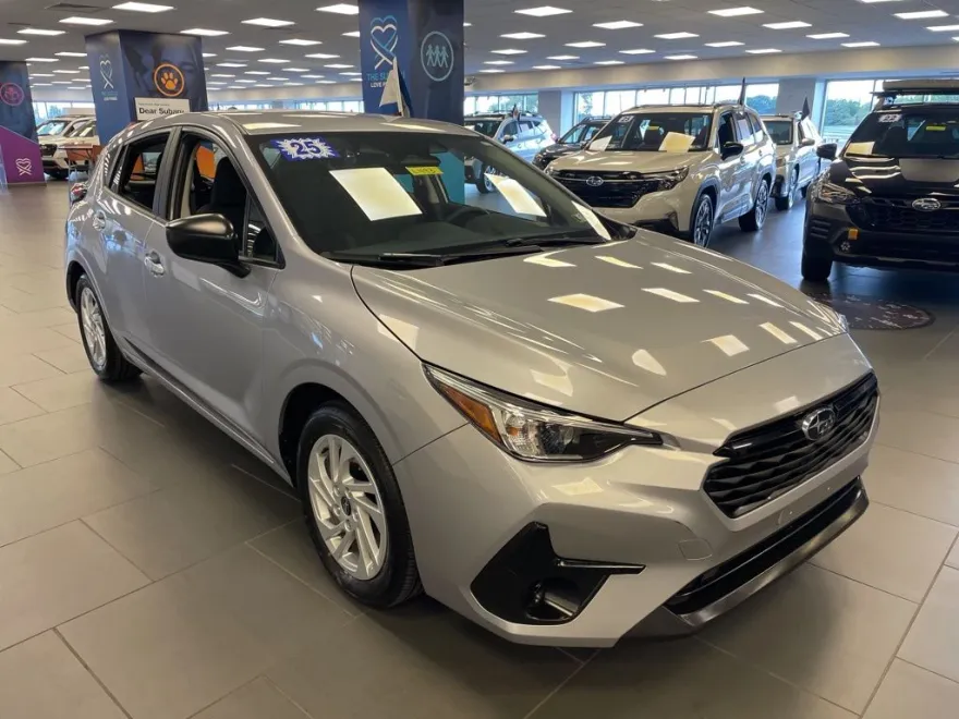 2025 Subaru Impreza Base photo 1