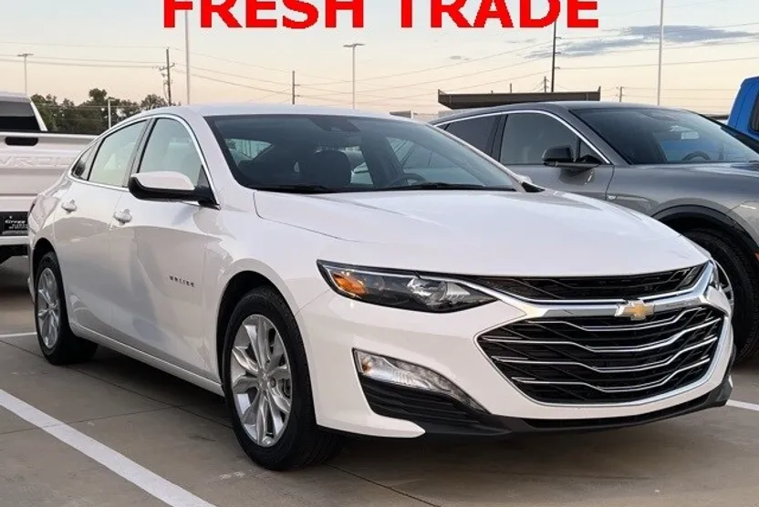 2024 Chevrolet Malibu 1LT photo 1