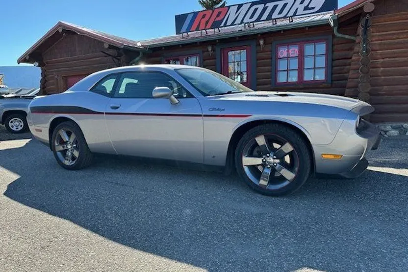2014 Dodge Challenger R/T photo 1