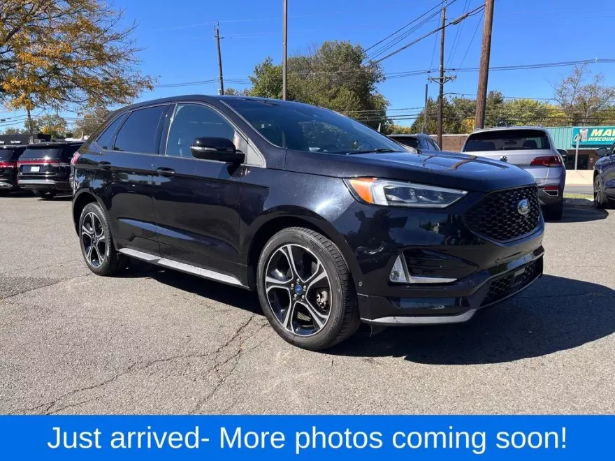 2019 Ford Edge ST photo 1