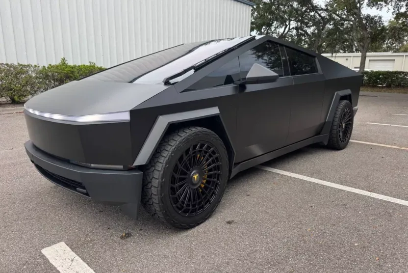 2024 Tesla Cybertruck Cyberbeast photo 1