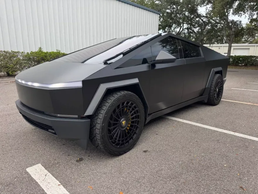 2024 Tesla Cybertruck Cyberbeast photo 1