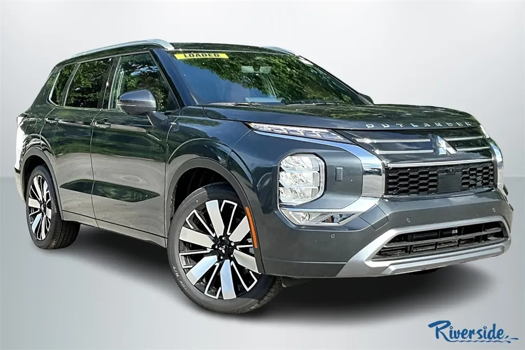 2025 Mitsubishi Outlander SEL photo 1