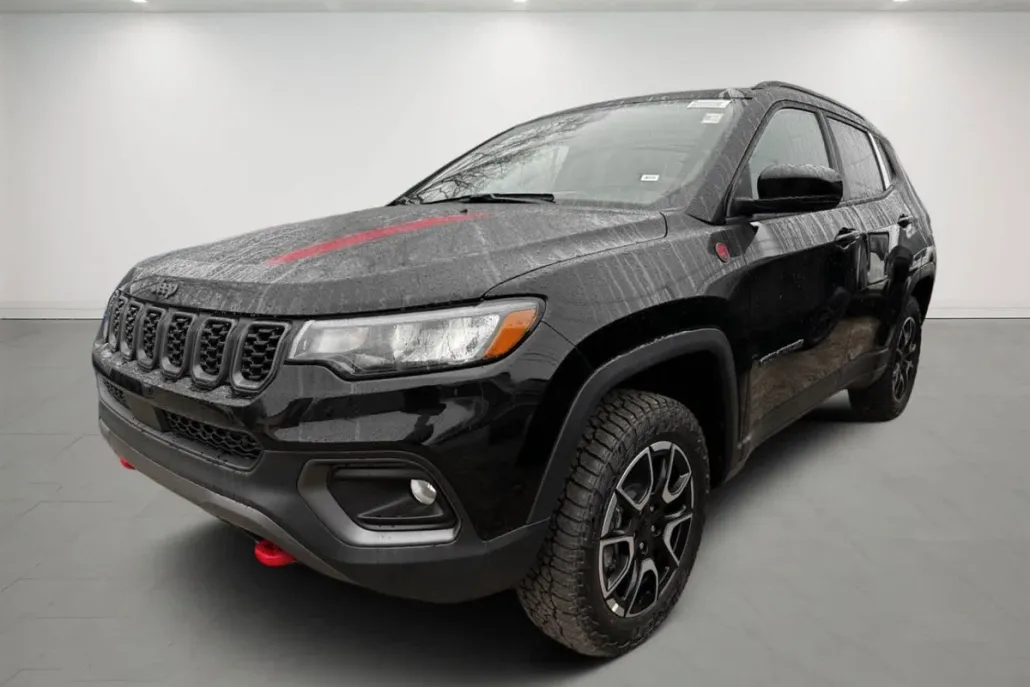 2024 Jeep Compass Trailhawk photo 1