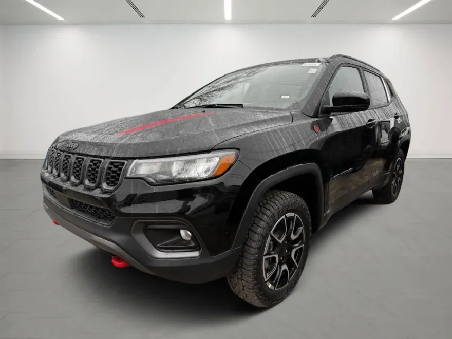 2024 Jeep Compass Trailhawk photo 1