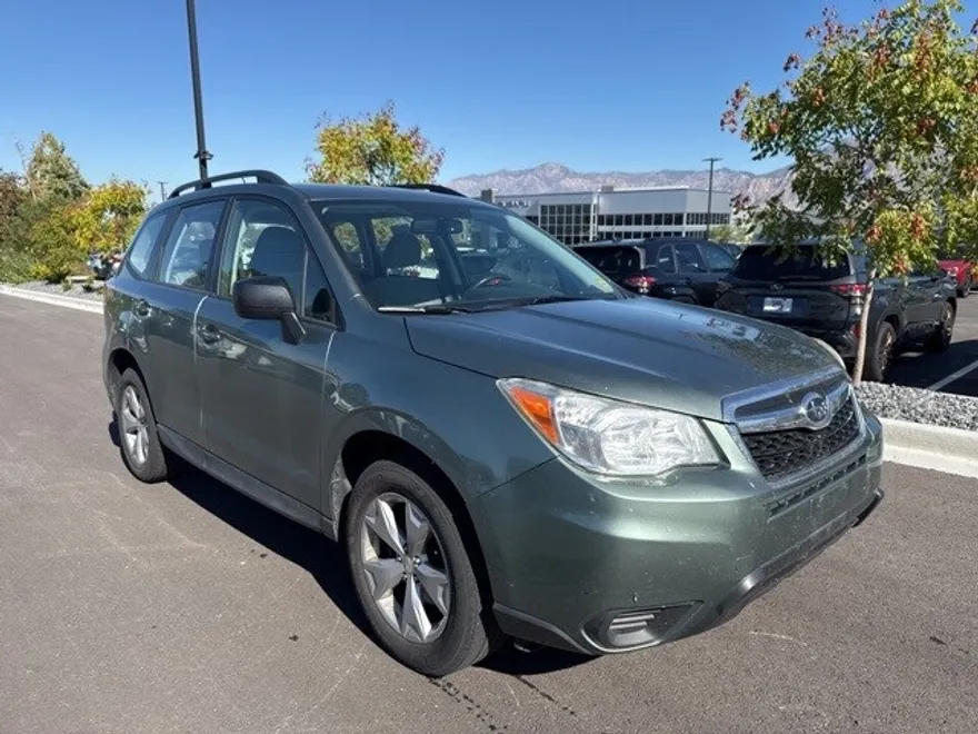 2015 Subaru Forester 2.5i photo 1