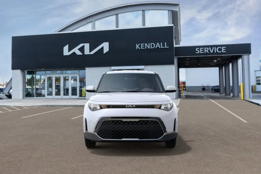 2025 Kia Soul LX photo 1