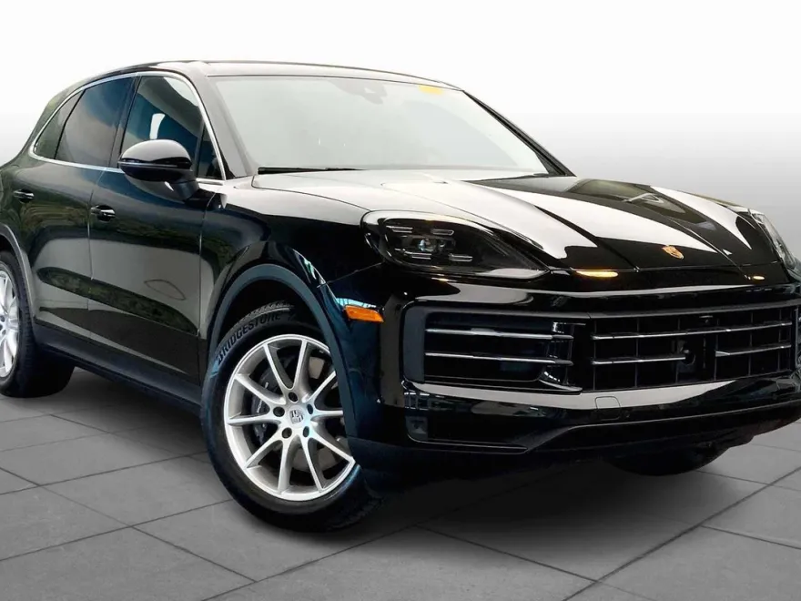 2024 Porsche Cayenne photo 1