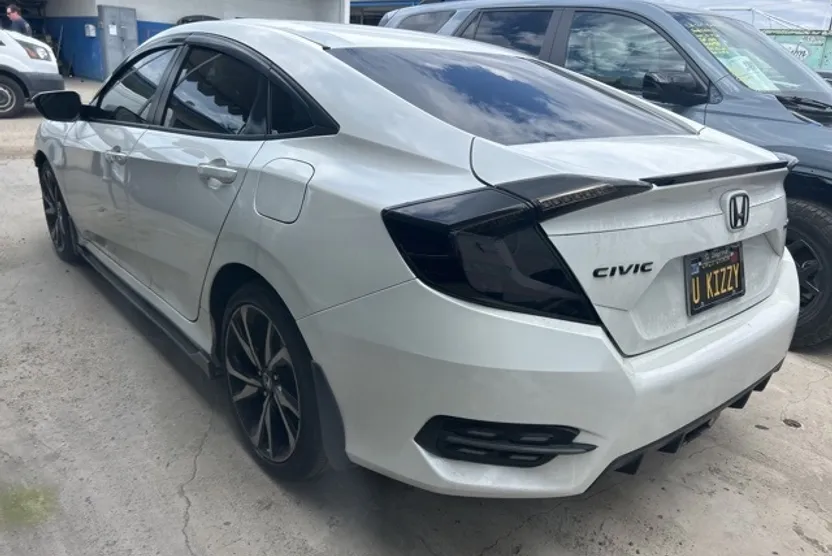 2019 Honda Civic Sport photo 1