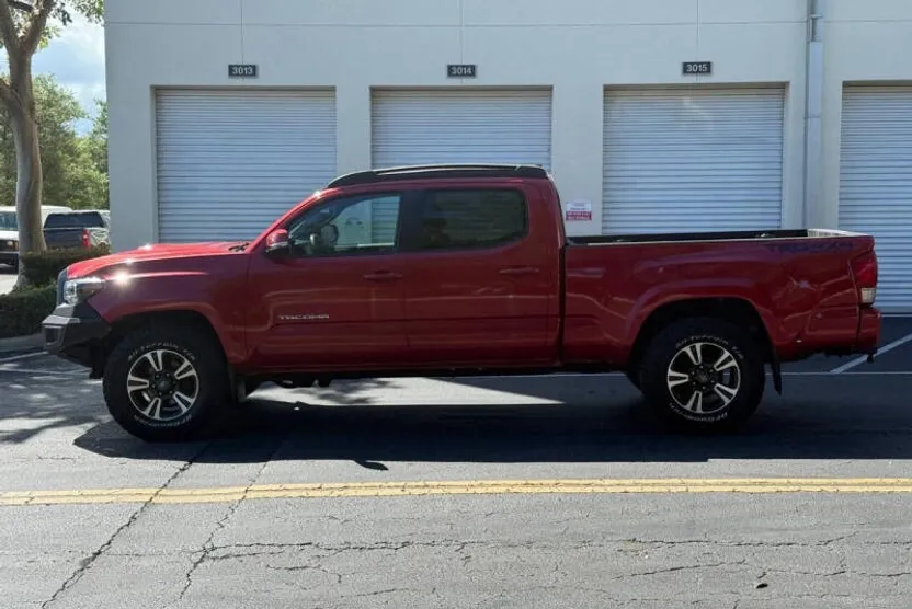 2016 Toyota Tacoma TRD Sport photo 1
