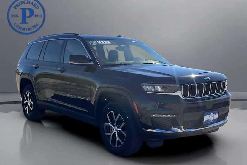 2023 Jeep Grand Cherokee Limited photo 1