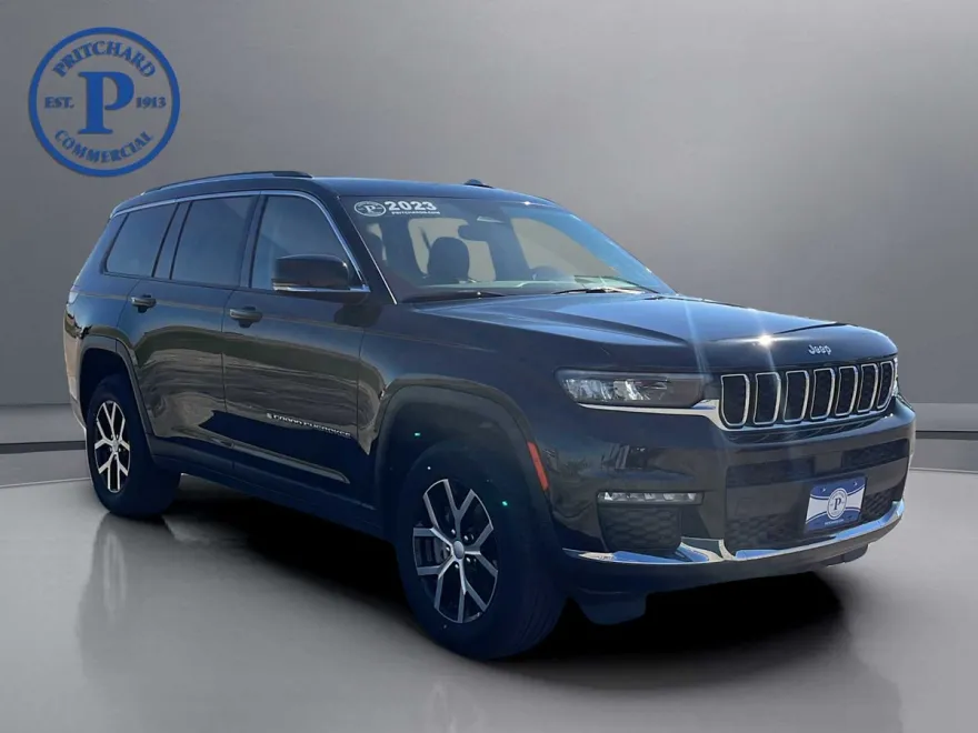 2023 Jeep Grand Cherokee Limited photo 1