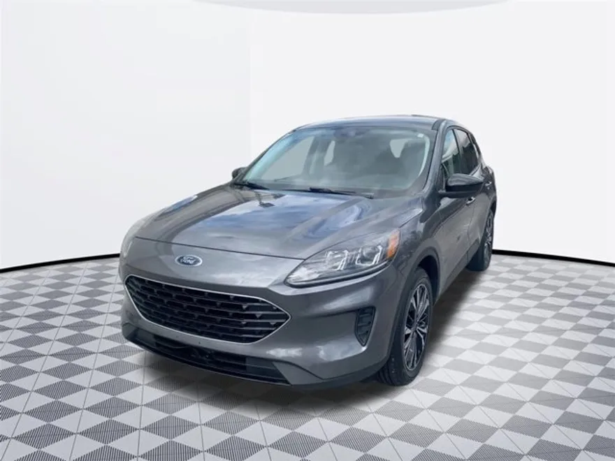 2021 Ford Escape SE Hybrid photo 1