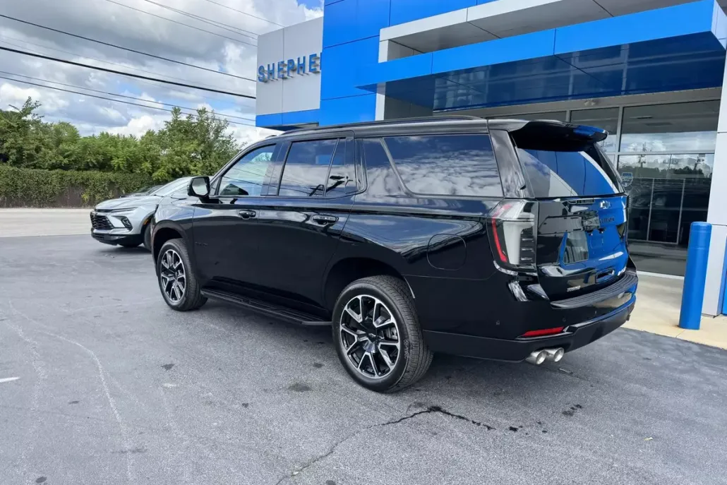 2025 Chevrolet Tahoe RST photo 1