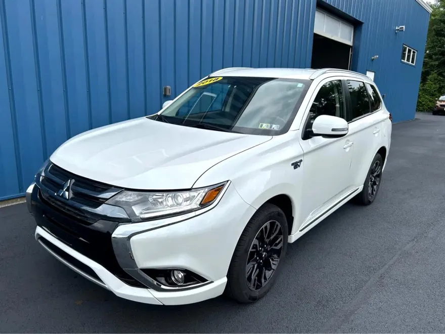 2018 Mitsubishi Outlander PHEV SEL photo 1