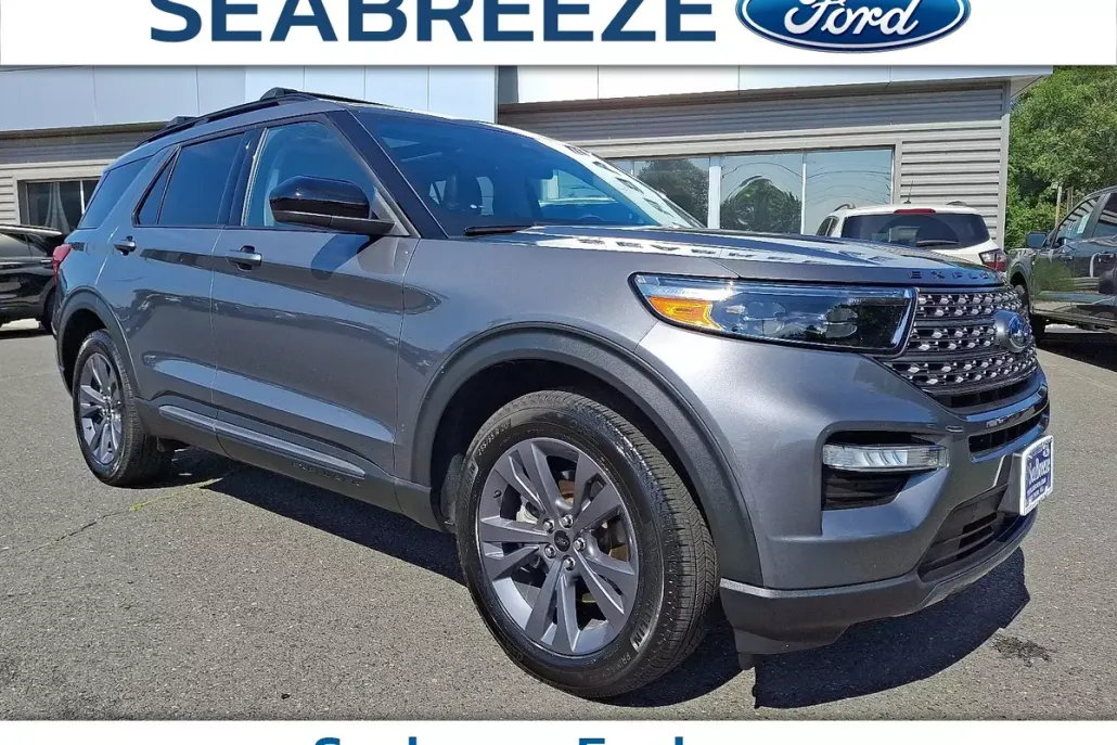 2022 Ford Explorer XLT photo 1
