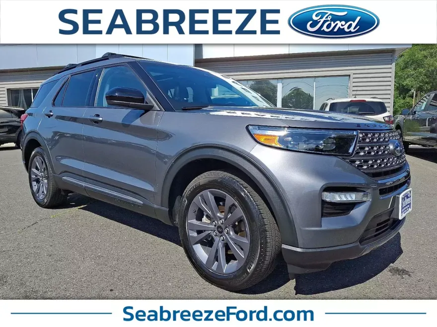 2022 Ford Explorer XLT photo 1