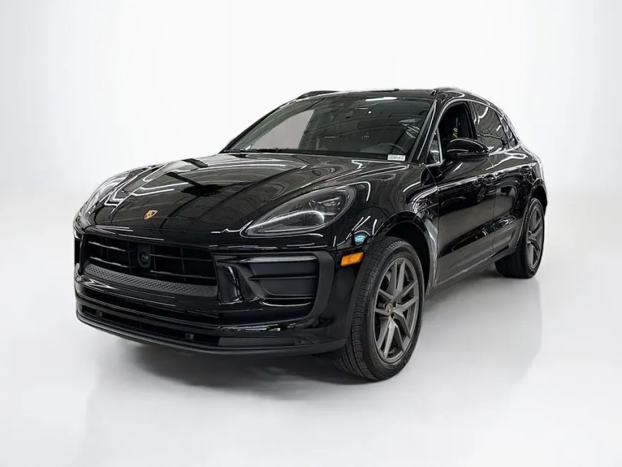2024 Porsche Macan T photo 1