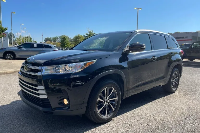 2017 Toyota Highlander XLE photo 1