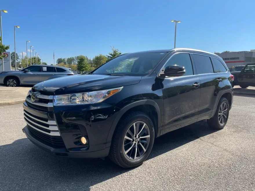 2017 Toyota Highlander XLE photo 1
