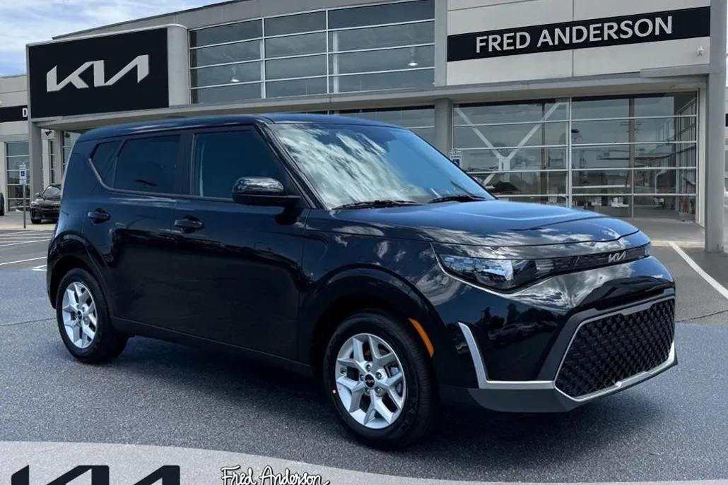 2025 Kia Soul LX S photo 1