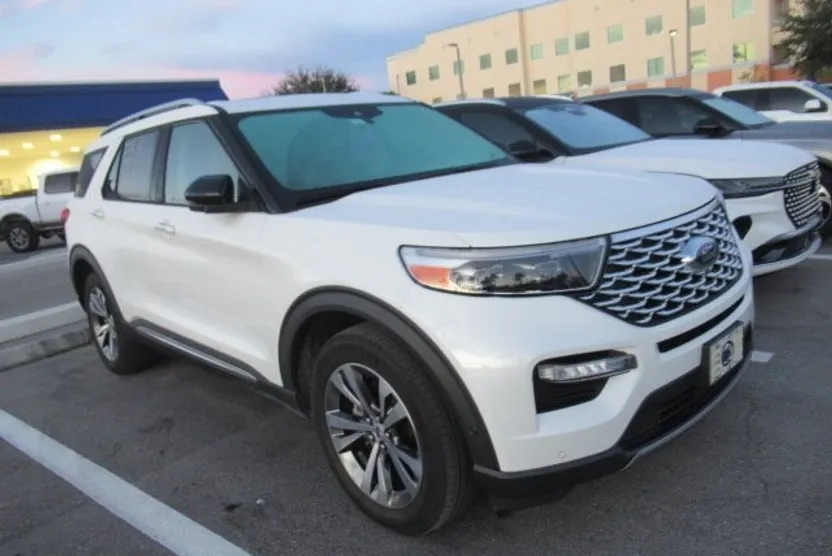 2020 Ford Explorer Platinum photo 1