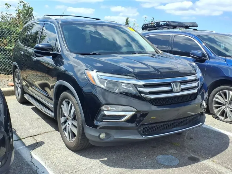 2016 Honda Pilot Touring photo 1