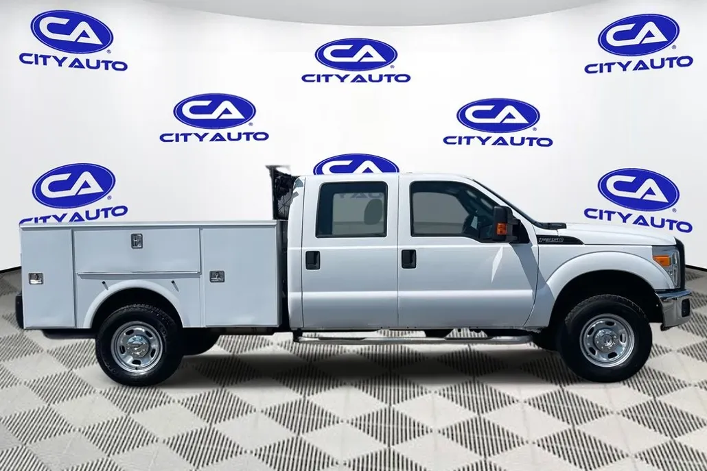 2016 Ford F-350 XL photo 1