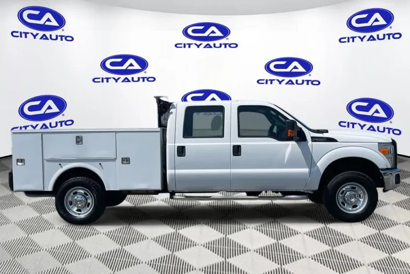 2016 Ford F-350 XL photo 1
