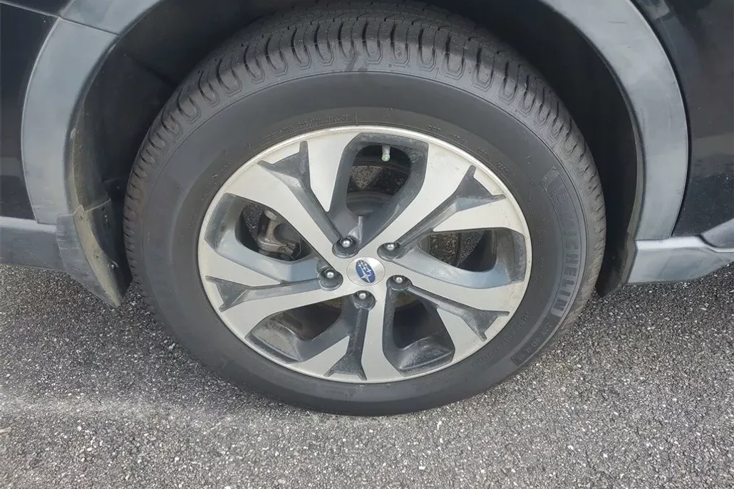 2020 Subaru Outback Limited photo 1