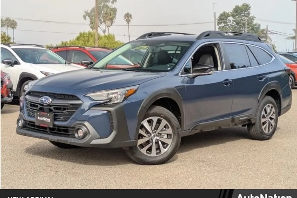 2025 Subaru Outback Premium photo 1