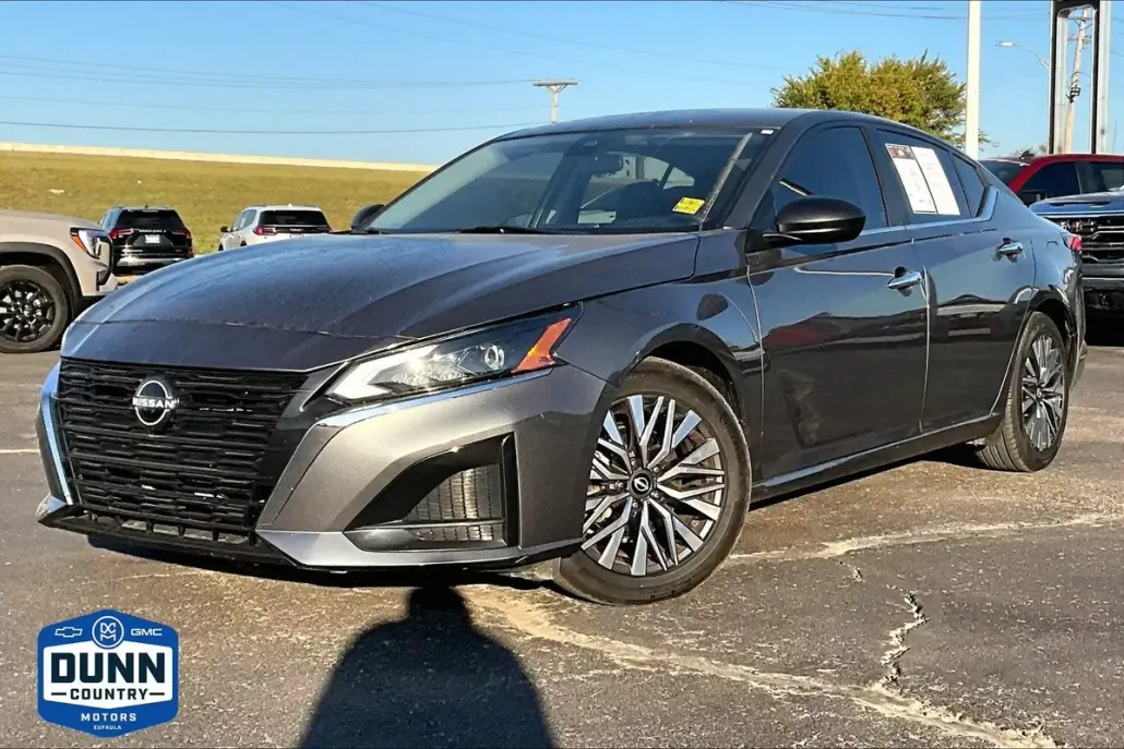 2024 Nissan Altima 2.5 SV photo 1