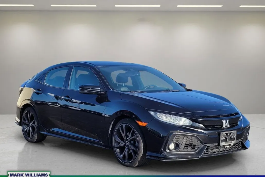 2018 Honda Civic Sport Touring photo 1