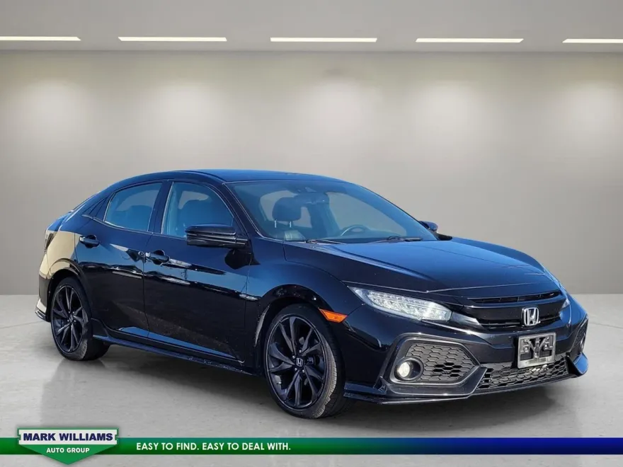 2018 Honda Civic Sport Touring photo 1