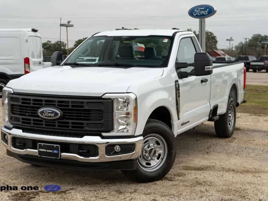 2025 Ford F-250 photo 1