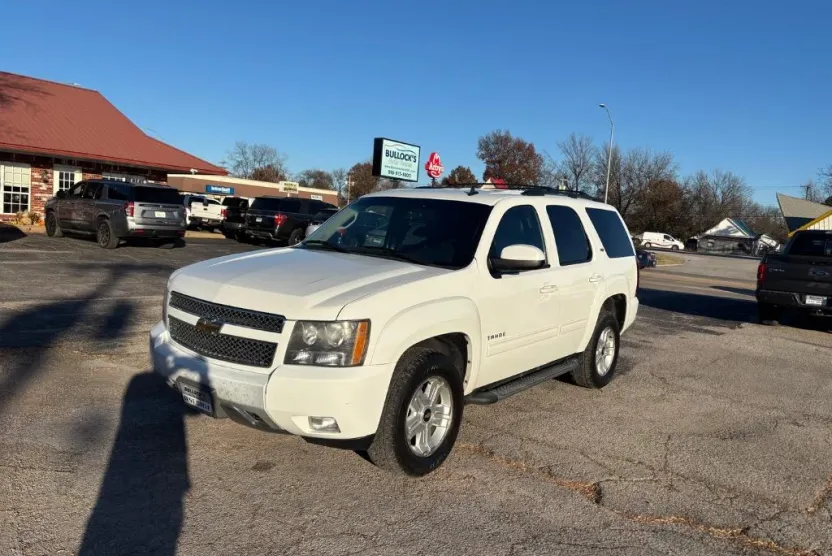 2011 Chevrolet Tahoe LT photo 1