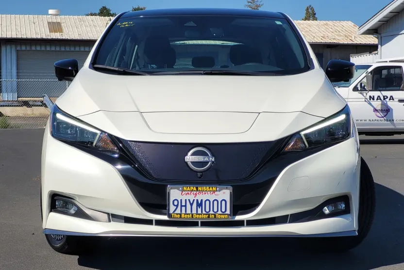 2023 Nissan Leaf SV Plus photo 1