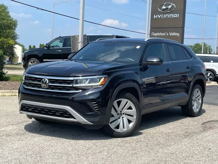 2022 Volkswagen Atlas Cross Sport SEL R-Line photo 1