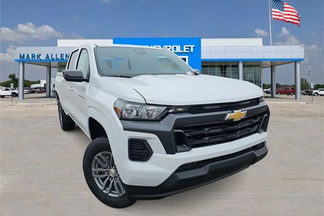 2025 Chevrolet Colorado LT photo 1