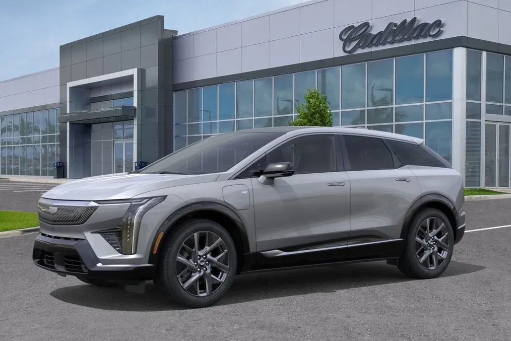2025 Cadillac Optiq Luxury photo 1