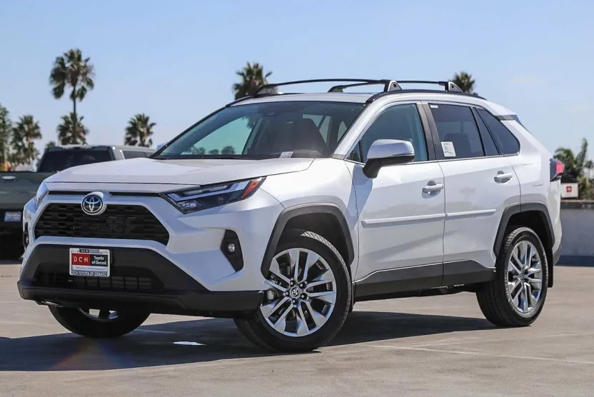 2025 Toyota RAV4 XLE Premium photo 1