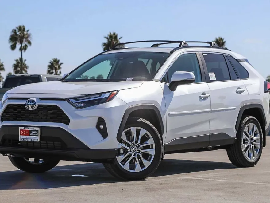 2025 Toyota RAV4 XLE Premium photo 1