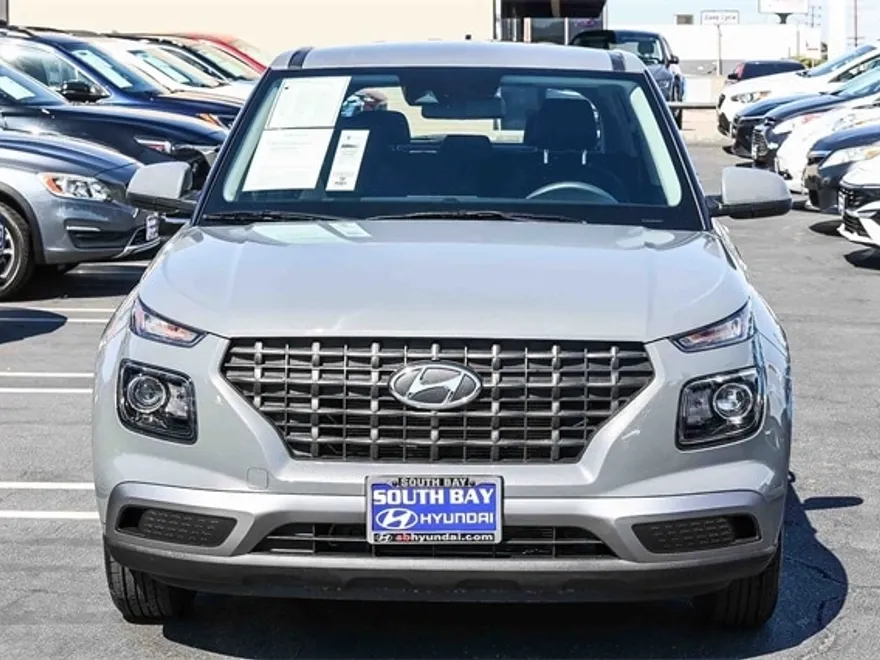 2022 Hyundai Venue SE photo 1