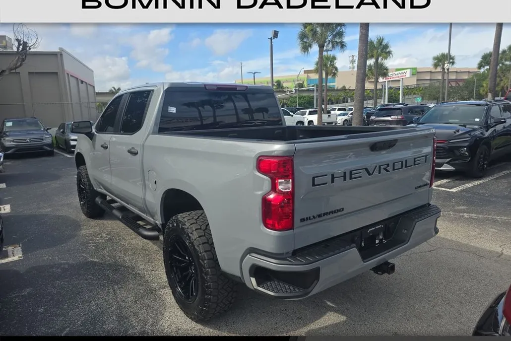 2024 Chevrolet Silverado 1500 Custom photo 1